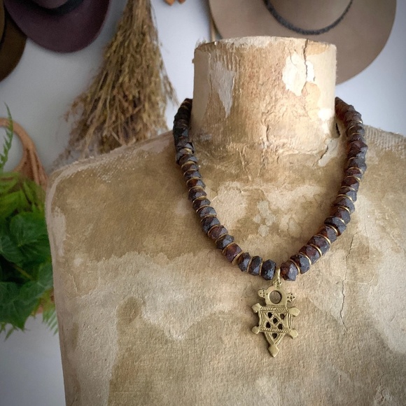 Jewelry - ANCIENT INDONESIAN FACETED AMBER JAVA GLASS CHOKER NECKLACE